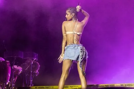 Tyla OnlyFans Leaked Free Thumbnail Picture - #32P5oOuNIN