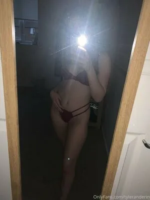 Tyleranderin OnlyFans Leaked Free Thumbnail Picture - #Hu9BdQJ54A