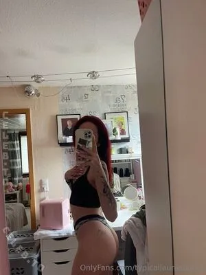 Typicallaurasophie OnlyFans Leaked Free Thumbnail Picture - #0plqIprLly