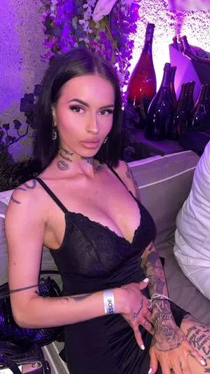 Tyraa Lavie OnlyFans Leaked Free Thumbnail Picture - #AwHt11X267
