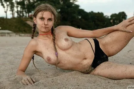 U L I A N A OnlyFans Leaked Free Thumbnail Picture - #RMORxZBRw7