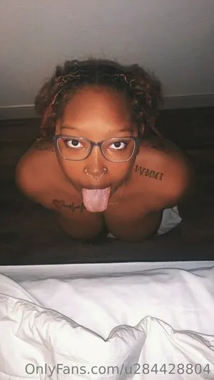 U284428804 OnlyFans Leaked Free Thumbnail Picture - #7wDL8T3RYr