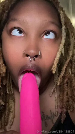U284428804 OnlyFans Leaked Free Thumbnail Picture - #SskgLcUzX0