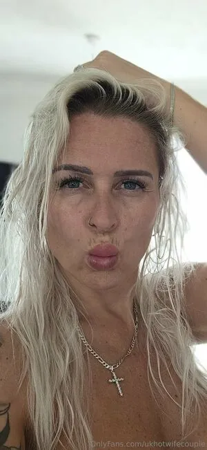 Ukhotwifecouple OnlyFans Leaked Free Thumbnail Picture - #AwfGlWF8jr