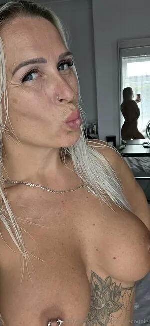 Ukhotwifecouple OnlyFans Leaked Free Thumbnail Picture - #Cqvbut5SNL