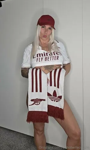 Ukhotwifecouple OnlyFans Leaked Free Thumbnail Picture - #EfVrhs6GUU