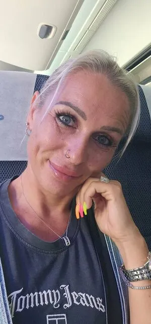 Ukhotwifecouple OnlyFans Leaked Free Thumbnail Picture - #KXnGfJWzX2