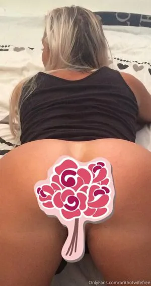 Ukhotwifecouple OnlyFans Leaked Free Thumbnail Picture - #QahzsLNsJW