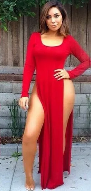 Uldouz Wallace OnlyFans Leaked Free Thumbnail Picture - #4ChSYDlZtD