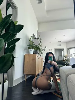 Uluvzella OnlyFans Leaked Free Thumbnail Picture - #gvVkC76THQ