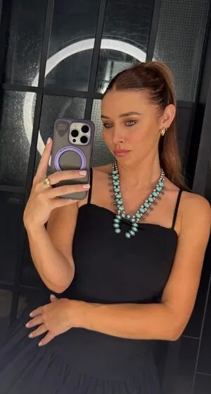 Una Healy OnlyFans Leaked Free Thumbnail Picture - #1gdLePxO79