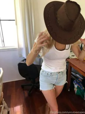 Uncutsextapes OnlyFans Leaked Free Thumbnail Picture - #ZoKjLw7Dsl