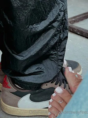 Underswayfeet OnlyFans Leaked Free Thumbnail Picture - #s7C1QNEUAb