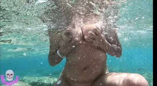 Underwater Tori OnlyFans Leaked Free Thumbnail Picture - #VUB4r7Wjax