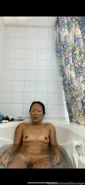 Unefilleunique OnlyFans Leaked Free Thumbnail Picture - #Cn3bL9euli