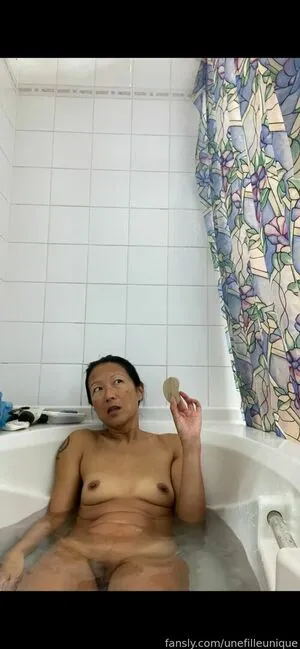 Unefilleunique OnlyFans Leaked Free Thumbnail Picture - #KJ2KCQBENJ