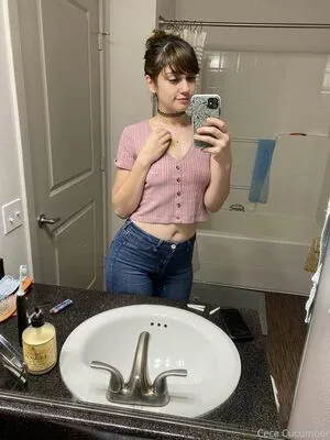 Uni Dream OnlyFans Leaked Free Thumbnail Picture - #xUnqtg0xLM