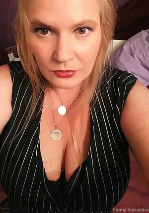 Uniquilyyours OnlyFans Leaked Free Thumbnail Picture - #YruxbIfgH8