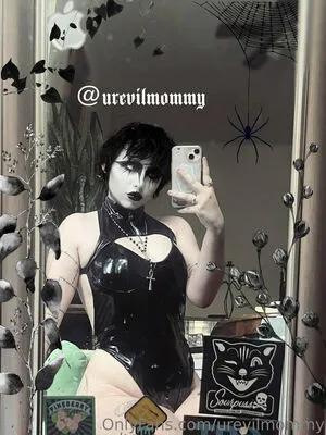 Urevilmommy OnlyFans Leaked Free Thumbnail Picture - #cj7DPyaBSD
