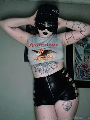 Urevilmommy OnlyFans Leaked Free Thumbnail Picture - #otj0fN51Q4