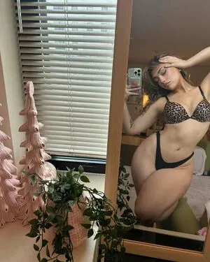 V Qx OnlyFans Leaked Free Thumbnail Picture - #Cle6LZK2LE