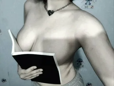 V4mp1r333h03 OnlyFans Leaked Free Thumbnail Picture - #ZjaAKI3Hng