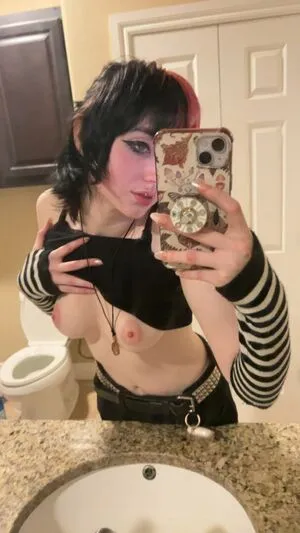 V4mpyyb4byy OnlyFans Leaked Free Thumbnail Picture - #qfzKc8gmfL