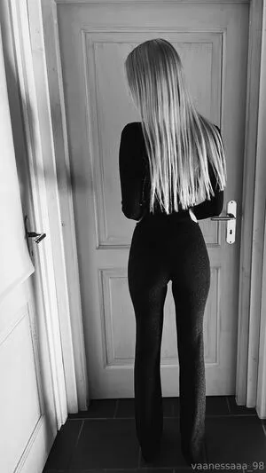 Vaanessaaa 98 OnlyFans Leaked Free Thumbnail Picture - #TiPPfFFAfv