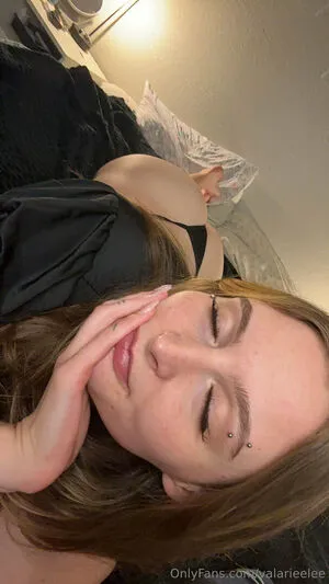 Valarieelee OnlyFans Leaked Free Thumbnail Picture - #3b1Dus9sO3