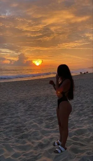 Valeee Garciaa OnlyFans Leaked Free Thumbnail Picture - #F4Si4hJNEe