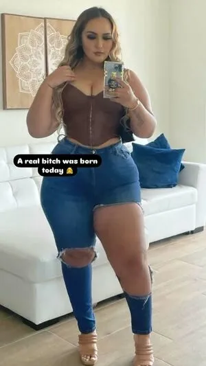 Valenbernaal OnlyFans Leaked Free Thumbnail Picture - #YdvmPm2Em3