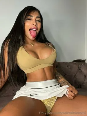Valentina OnlyFans Leaked Free Thumbnail Picture - #k8KFI9YkE9