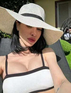 Valentina Fradegrada OnlyFans Leaked Free Thumbnail Picture - #pAYUSG11e8