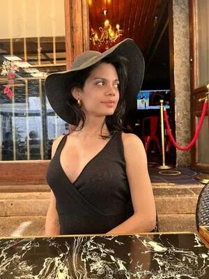 Valentinaricco OnlyFans Leaked Free Thumbnail Picture - #g8a0VhCP5c