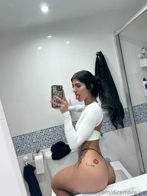 Valeria Dicembre OnlyFans Leaked Free Thumbnail Picture - #x7oNQllEld