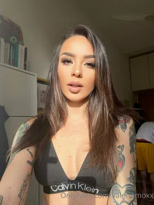 Valeriamoxx OnlyFans Leaked Free Thumbnail Picture - #5N2B0AX939