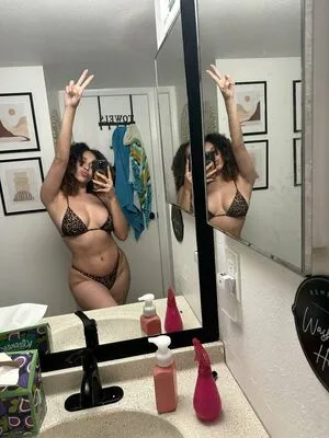 Valerie Cruz OnlyFans Leaked Free Thumbnail Picture - #amrgY8wSn0