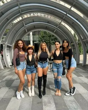 Valerie Saint Claire OnlyFans Leaked Free Thumbnail Picture - #5sBOdvRAea