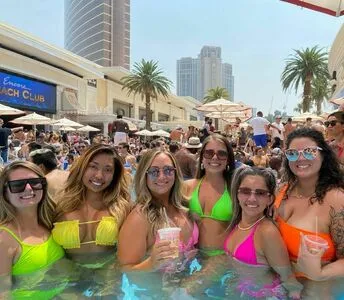 Valerie Saint Claire OnlyFans Leaked Free Thumbnail Picture - #aCQu7HF4l2