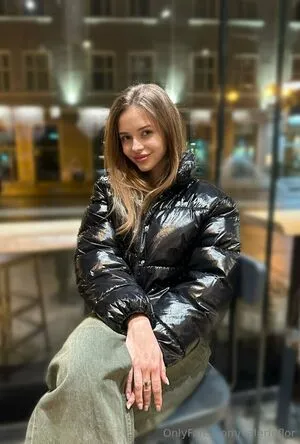 Valerieflor OnlyFans Leaked Free Thumbnail Picture - #FVc9o8DC44