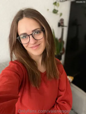 Valeries Geheimnis OnlyFans Leaked Free Thumbnail Picture - #5qHgILxqcS