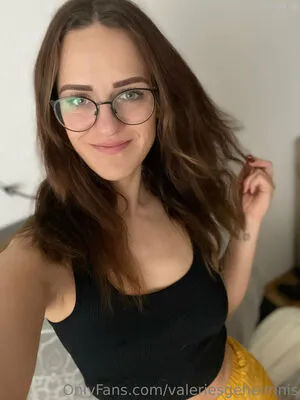 Valeries Geheimnis OnlyFans Leaked Free Thumbnail Picture - #rfT2WLoLXR