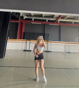 Valeryjones_ OnlyFans Leaked Free Thumbnail Picture - #RmstVs1SU9