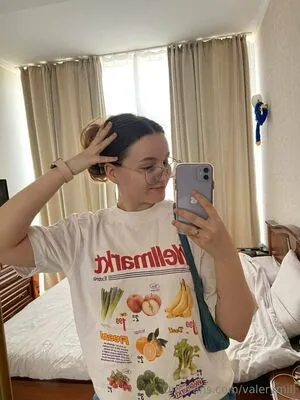 Valerymill OnlyFans Leaked Free Thumbnail Picture - #2JnM38f5UY