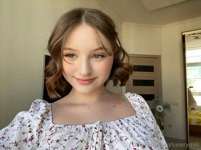 Valerymill OnlyFans Leaked Free Thumbnail Picture - #ytfx6xJzsq