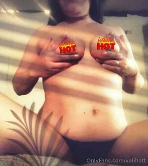 Valihott OnlyFans Leaked Free Thumbnail Picture - #sM5q6nzmI0