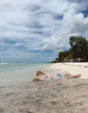 Vallixpauline OnlyFans Leaked Free Thumbnail Picture - #0CsSRcfaIw