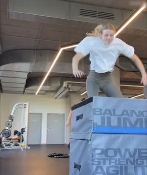 Vallixpauline OnlyFans Leaked Free Thumbnail Picture - #2N9CwKuObj