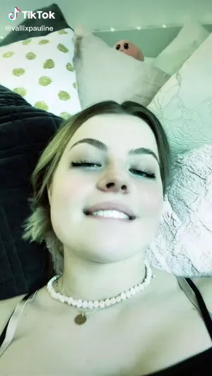 Vallixpauline OnlyFans Leaked Free Thumbnail Picture - #6TVoahV2Og