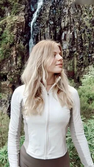 Vallixpauline OnlyFans Leaked Free Thumbnail Picture - #8WPLMEr46m